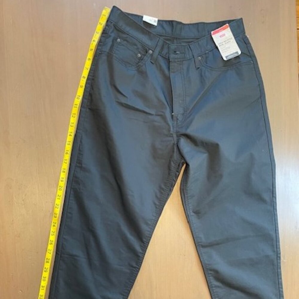 Levi Strauss & Co. High Waisted Mom Jeans/Pants; Size: 31 x 30; Color: Black